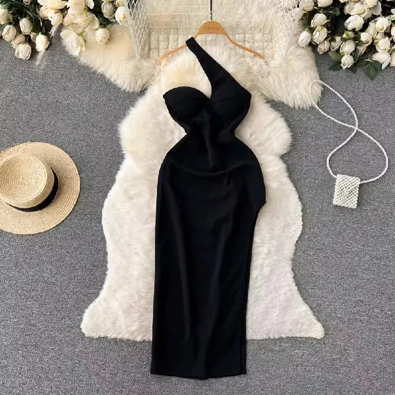 Elegant Women's Attire Trendy Aesthetics Black sleeveless one-shoulder long dress fo sexy dress    S4633r women with fashionable design irregular