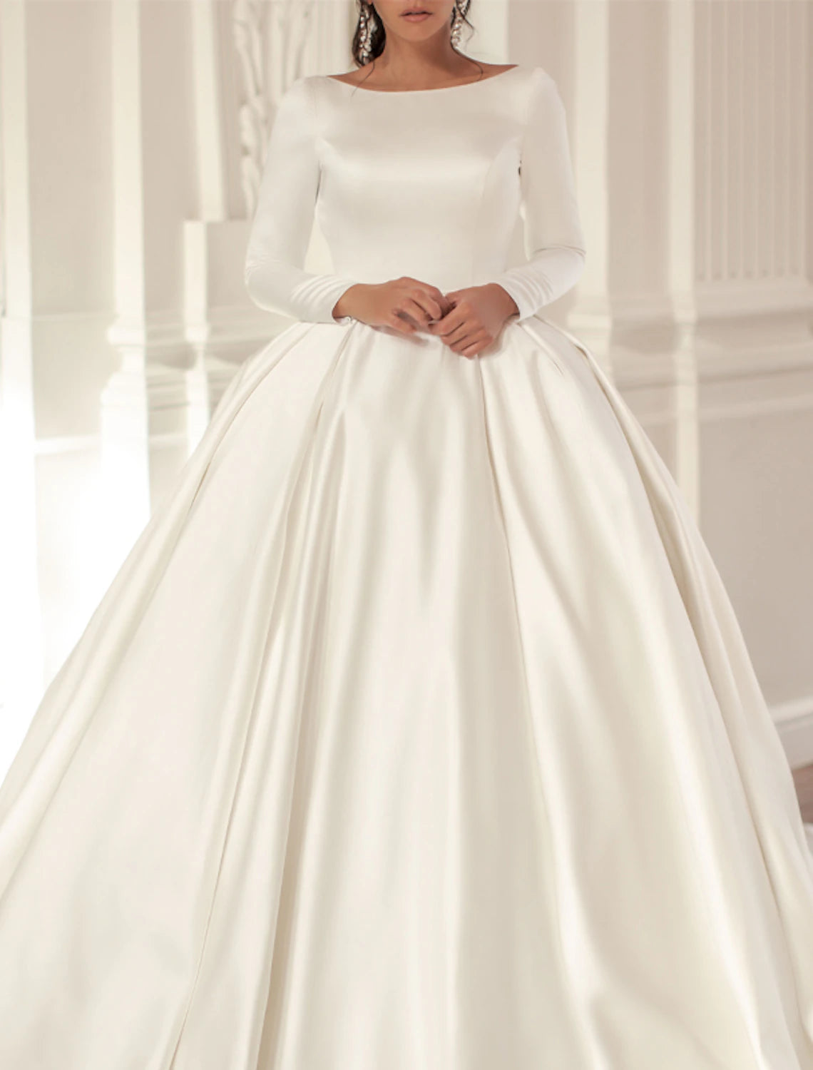 Vintage-Inspired Garments End Of Season Sale Engagement Formal Fall Wedding Dresses Open Back Ball Gown Scoop Neck Long Sleeve Chapel Train Satin Bridal Gowns With Solid Color