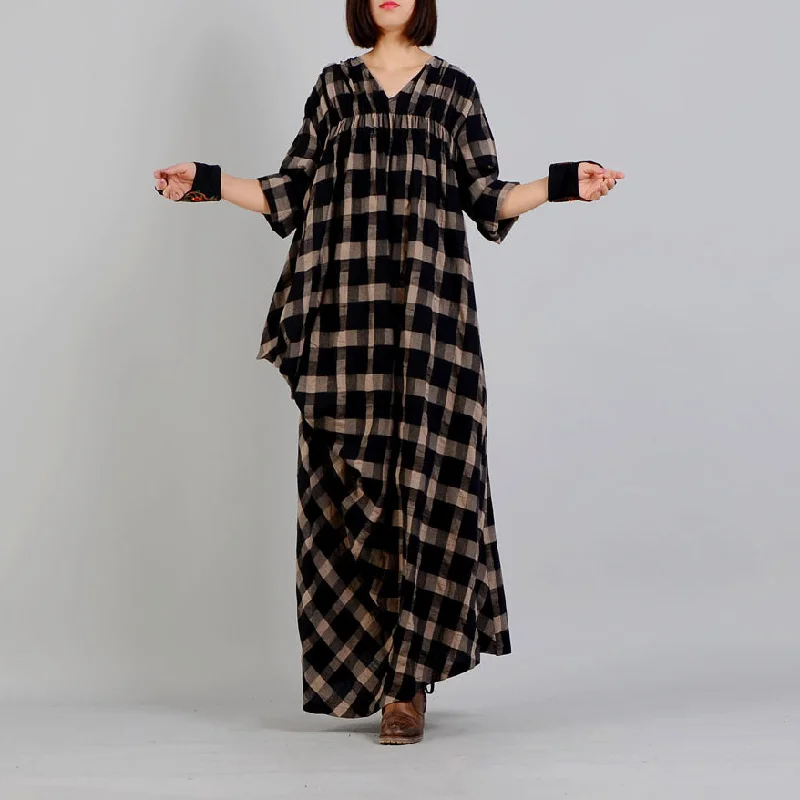 Women's Athleisure Apparel Trendsetting Threads New black Plaid Loose fitting v neck cotton linen gown 2018 asymmetrical design kaftans