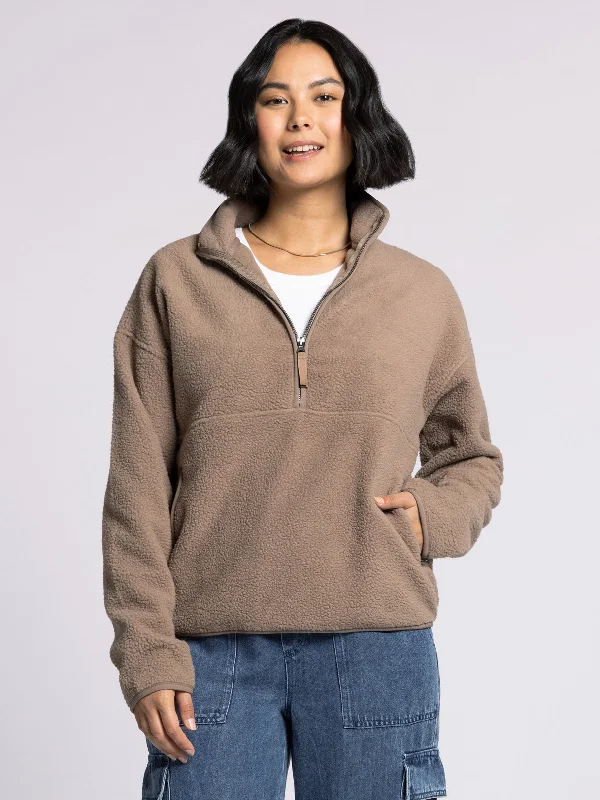 Women's Outfit Now On Sale For Chic Urban Styles WILLOW PULLOVER