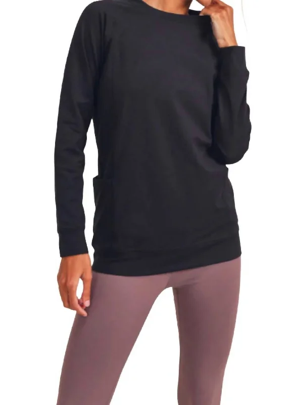 Women's Seasonal Attire Break Fashion Norms Active Raglan Pullover In Black