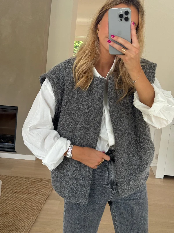 Women's Comfortable Lounge Garments Now On Sale For Chic Urban Styles Grey Lander Sleeveless Cardigan