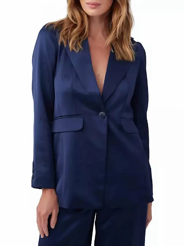 Women's Clothing With Trendy Designs Flash Sale, Don'T Miss Park Avenue Jacket In Navy